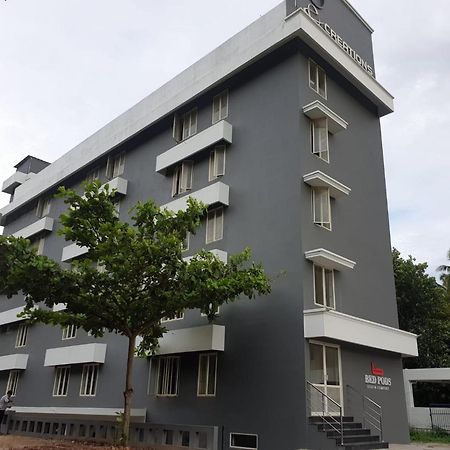 Bed Pods Hostel Thiruvananthapuram Bagian luar foto