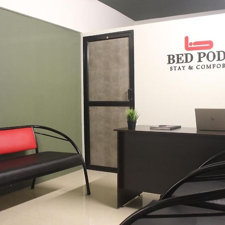 Bed Pods Hostel Thiruvananthapuram Bagian luar foto