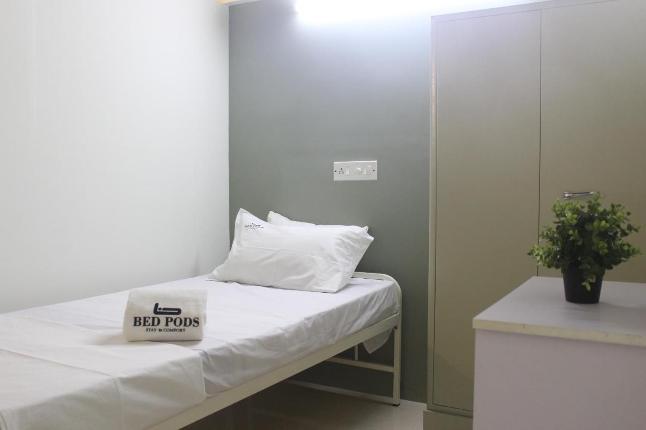 Bed Pods Hostel Thiruvananthapuram Bagian luar foto