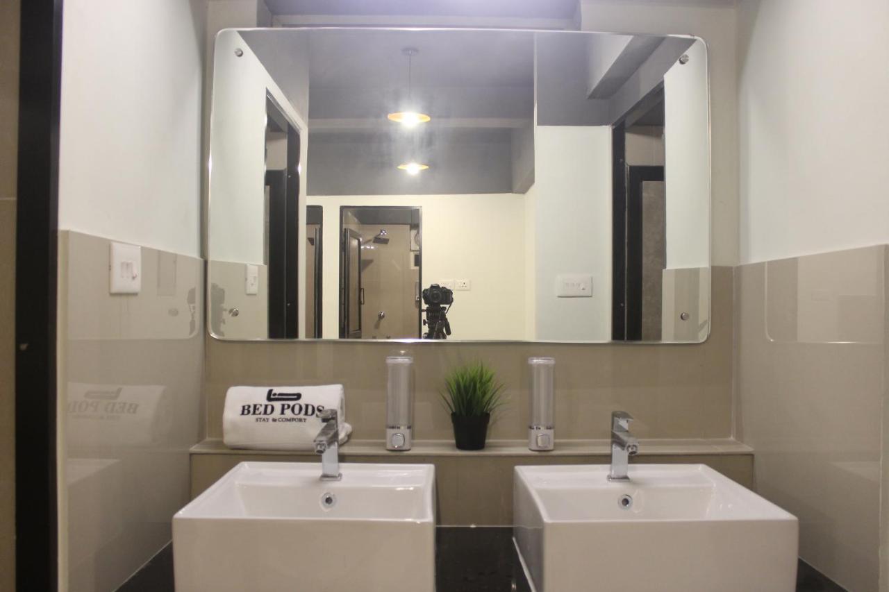Bed Pods Hostel Thiruvananthapuram Bagian luar foto